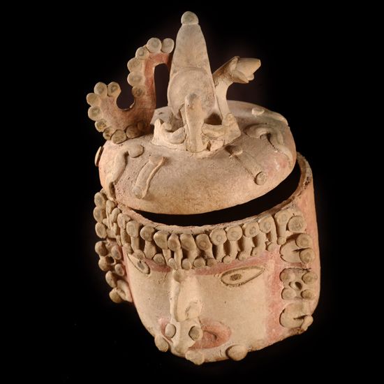 Vaso cerimoniale con Coperchio raffigurante Divinit G II K